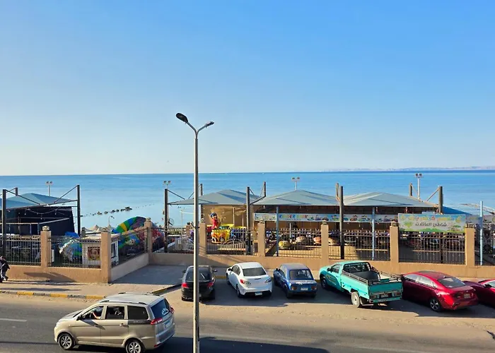 شالية صف اول علي البحر في Apartment Hurghada